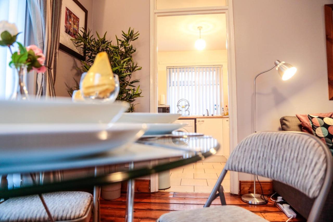 Perfect Central City Location - Parking - 3 Beds - 2 Bedrooms Белфаст Экстерьер фото
